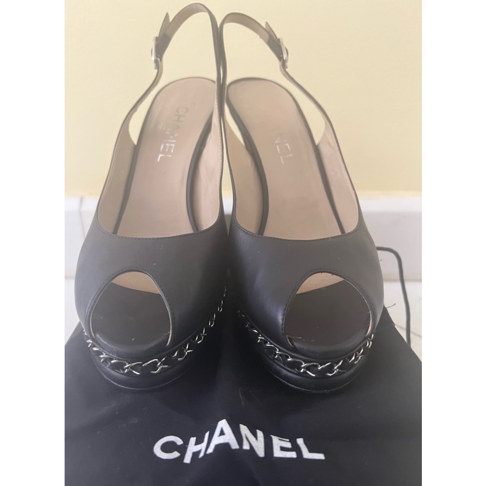 Chanel shoes - Picture 2 of 10